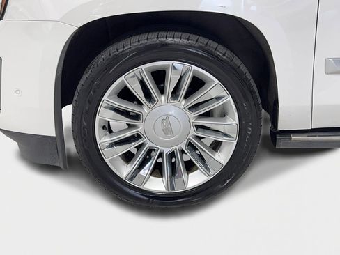 Used 2020 Cadillac Escalade ESV Platinum image 38