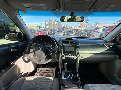 Used 2012 Toyota Camry LE FWD image 11