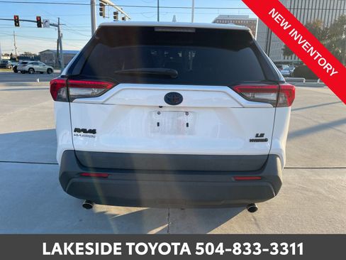 Certified 2021 Toyota RAV4 LE image 5