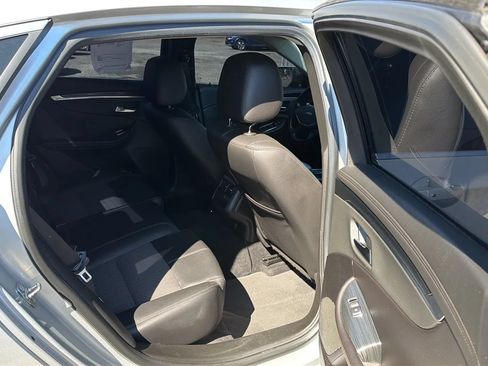 Used 2019 Chevrolet Impala LT FWD image 26