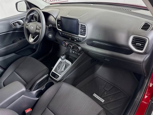 Certified 2026 Hyundai Venue SE image 30