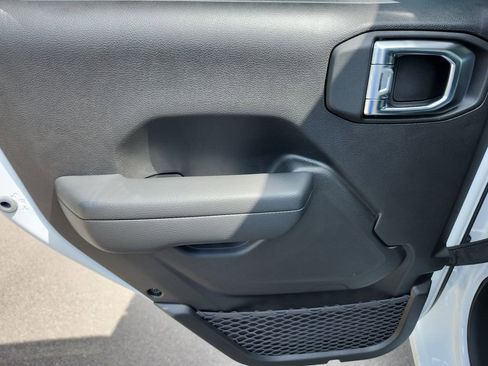 New 2025 Jeep Gladiator Sport image 26