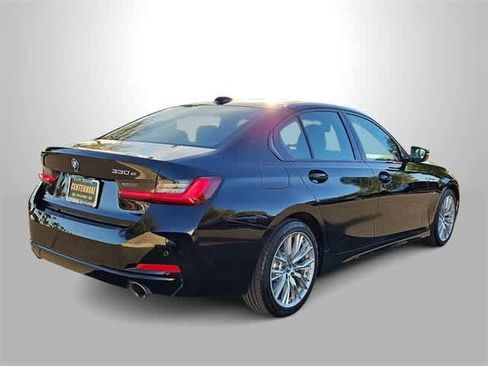 Used 2023 BMW 330e image 8