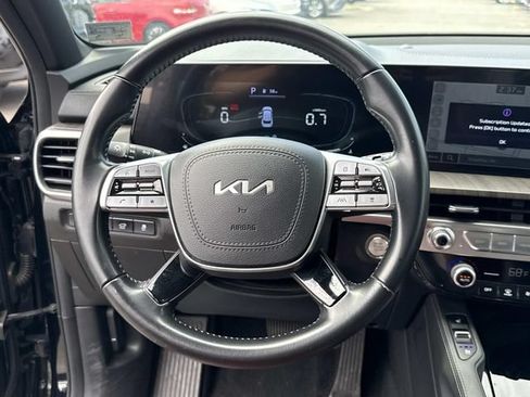 Used 2024 Kia Telluride EX w/ EX Captain's Chair Package FWD image 19