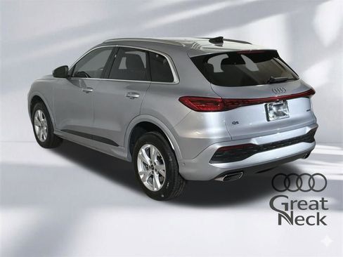 Certified 2025 Audi Q5 Premium w/ Convenience Package AWD/4WD image 9