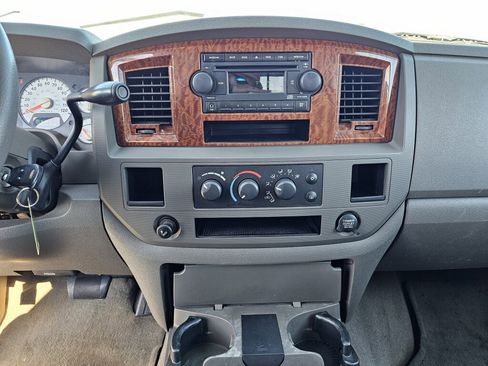 Used 2006 Dodge Ram 1500 Truck SLT image 28