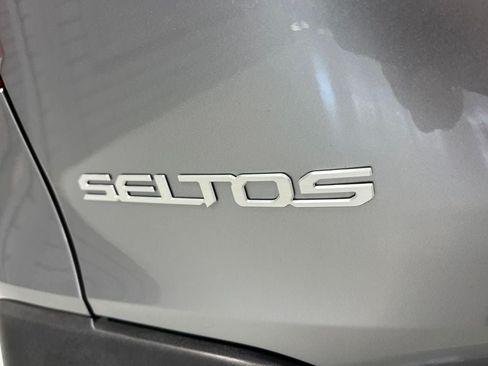 Used 2024 Kia Seltos EX AWD/4WD image 40