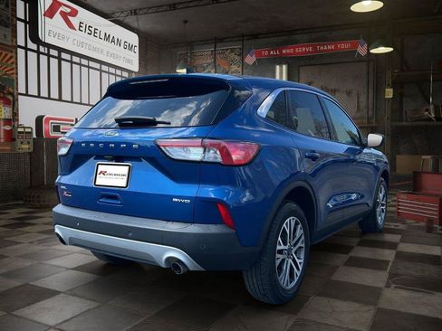 Used 2022 Ford Escape SEL AWD/4WD image 3
