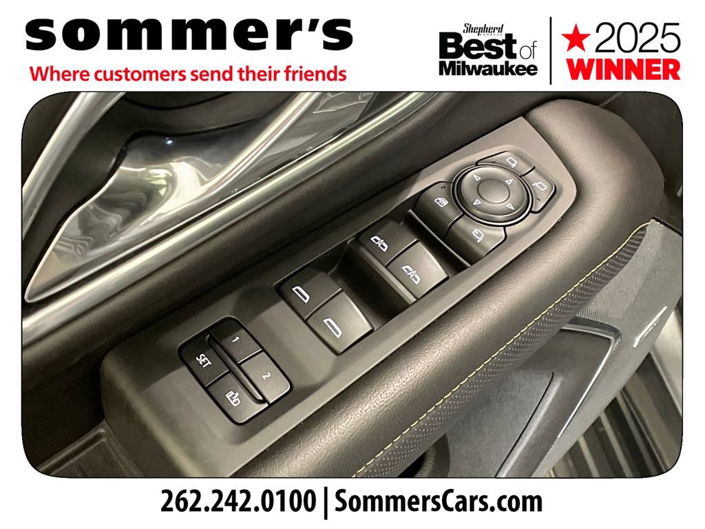 Used 2021 GMC Yukon AT4 w/ Technology Package AWD/4WD image 11
