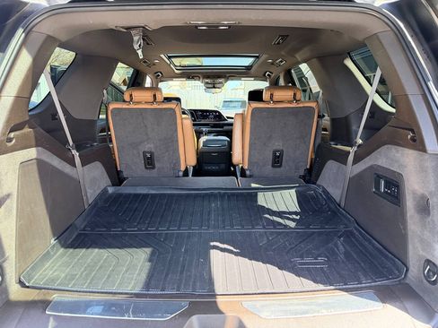 Used 2021 Cadillac Escalade Premium Luxury w/ Driver Assist Tech Package AWD/4WD image 16
