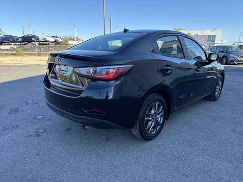 Used 2019 Toyota Yaris LE image 6