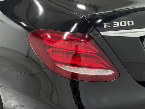 Used 2018 Mercedes-Benz E 300 image 34