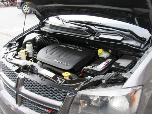 Used 2018 Dodge Grand Caravan GT FWD image 24