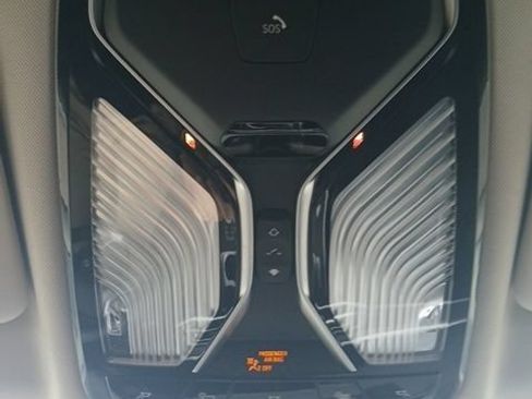 Used 2020 BMW X7 xDrive40i w/ Premium Package AWD/4WD image 25