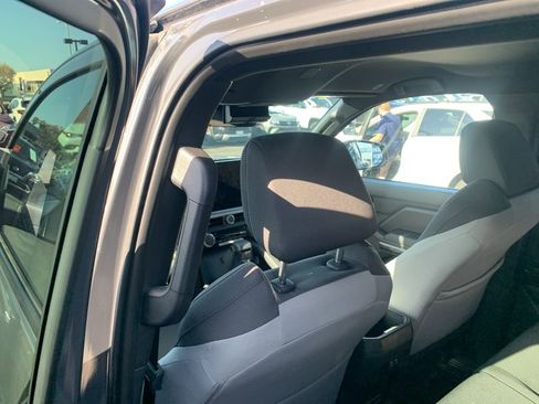 Used 2025 Toyota Tacoma TRD Sport AWD/4WD image 18