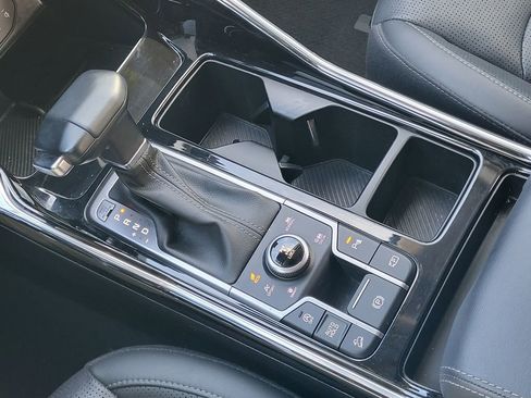 Used 2024 Kia Sorento SX image 18