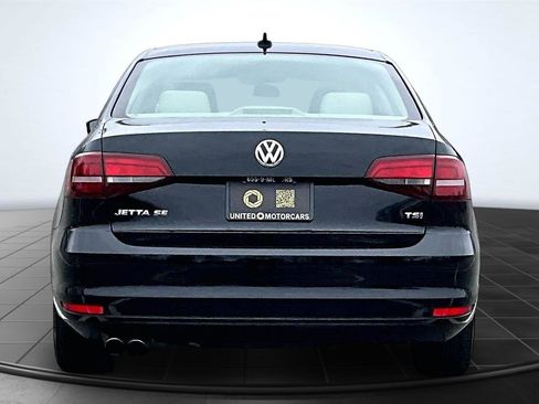 Used 2017 Volkswagen Jetta SE image 5