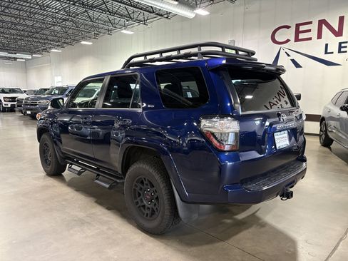 Used 2022 Toyota 4Runner SR5 AWD/4WD image 5