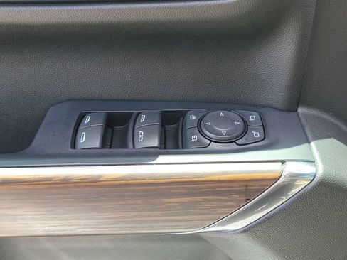 Used 2020 Chevrolet Silverado 1500 High Country w/ Technology Package RWD image 19