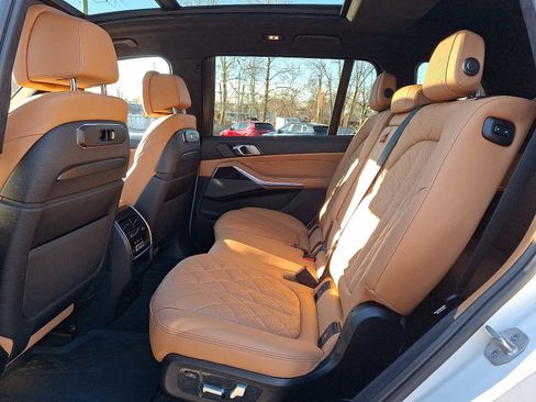 Certified 2023 BMW X7 xDrive40i w/ M Sport Package image 10