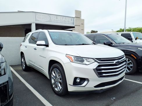Used 2019 Chevrolet Traverse High Country image 3