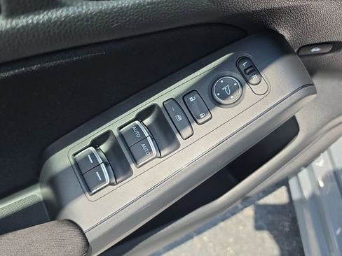 Used 2025 Honda Civic Sport image 17