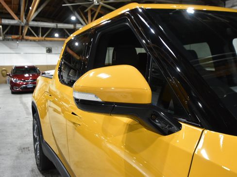 Used 2022 Rivian R1T Adventure image 74