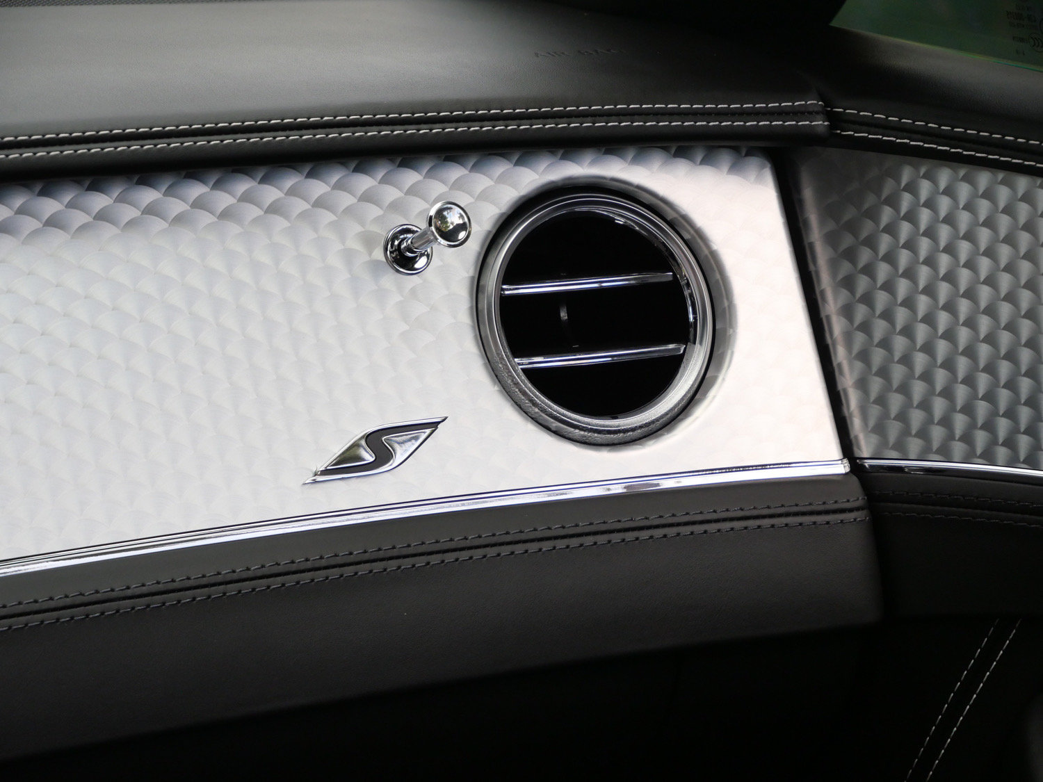 Used 2023 Bentley Continental GT V8 AWD/4WD image 21