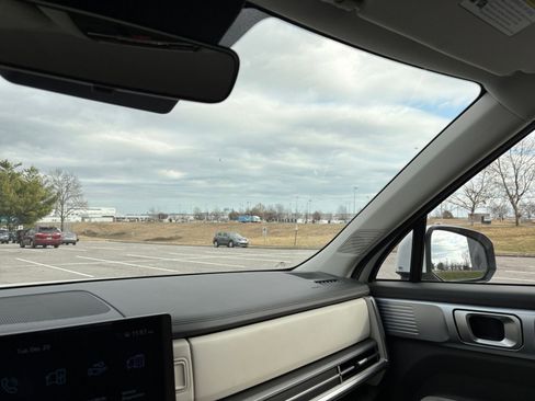 Used 2025 Hyundai Santa Fe SEL image 37