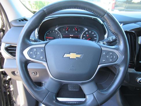 Used 2021 Chevrolet Traverse LT image 23