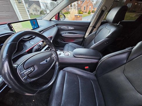 Used 2022 Genesis GV70 2.5T w/ Advanced Package image 9