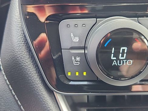 Used 2024 Toyota Grand Highlander AWD image 19