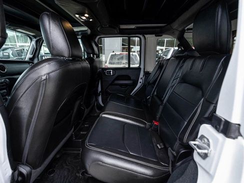 Used 2023 Jeep Wrangler Unlimited Sahara w/ Cold Weather Group image 27