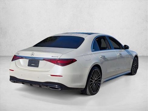 Used 2022 Mercedes-Benz S 500 4MATIC w/ AMG Line Package image 3