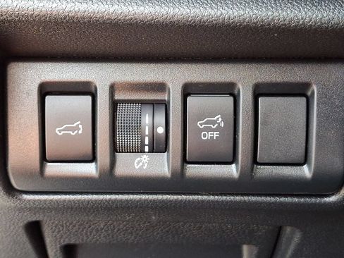 Used 2020 Subaru Outback Premium w/ Popular Package #1 AWD/4WD image 23