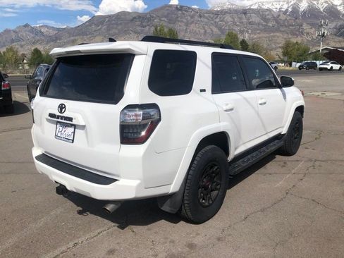 Used 2018 Toyota 4Runner SR5 image 5