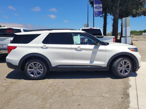 Certified 2023 Ford Explorer XLT w/ Equipment Group 202A RWD image 3