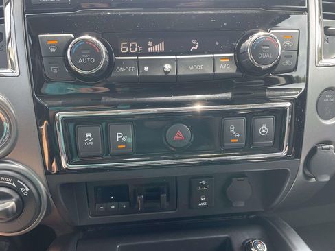 Used 2017 Nissan Titan Platinum Reserve AWD/4WD image 27