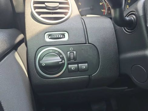 Used 2016 Land Rover LR4 HSE Silver Edition AWD/4WD image 24