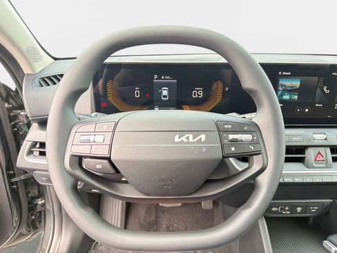 New 2026 Kia K4 FWD image 25