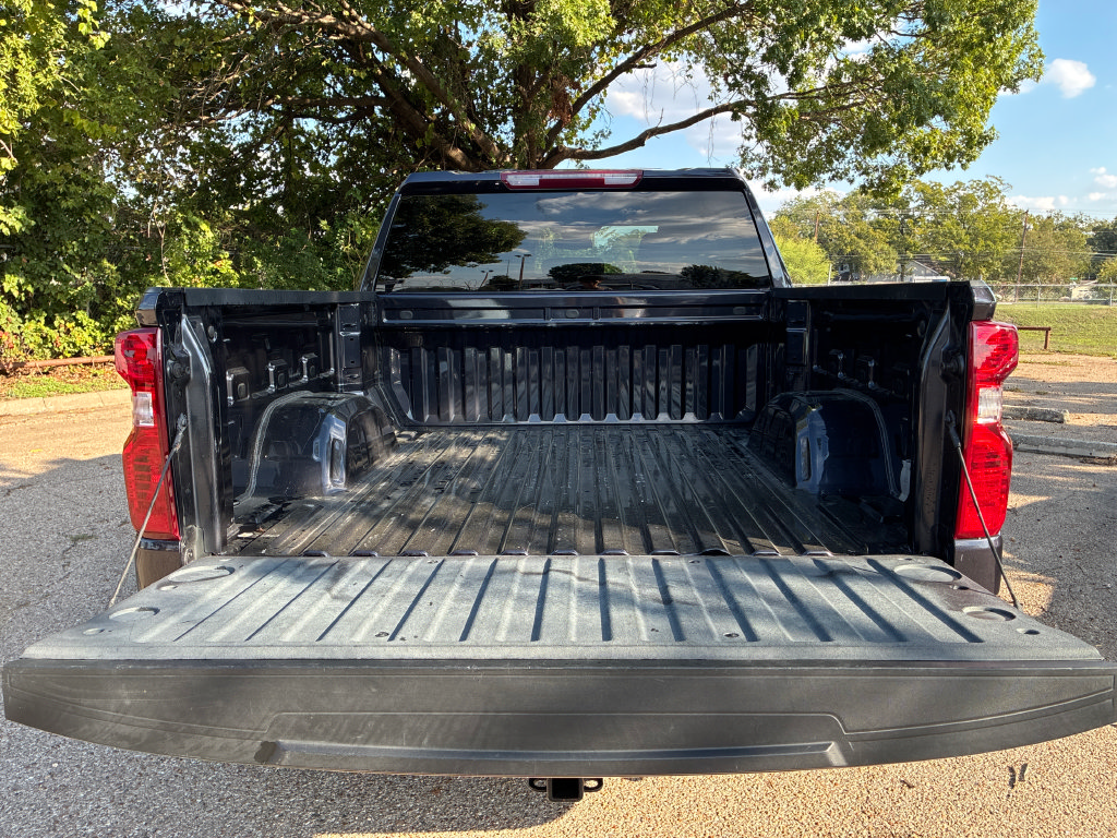 Used 2024 Chevrolet Silverado 1500 LT AWD/4WD image 18