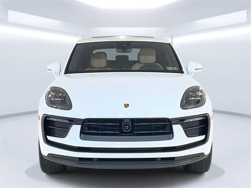 New 2026 Porsche Macan image 10