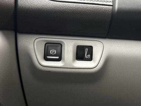 Used 2019 GMC Acadia SLT image 22