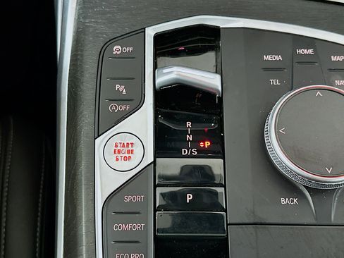 Used 2024 BMW 330i Sedan image 25