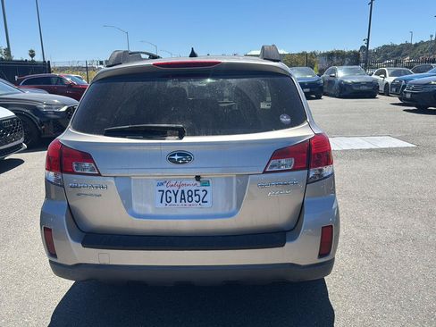 Used 2014 Subaru Outback 2.5i Limited AWD/4WD image 7