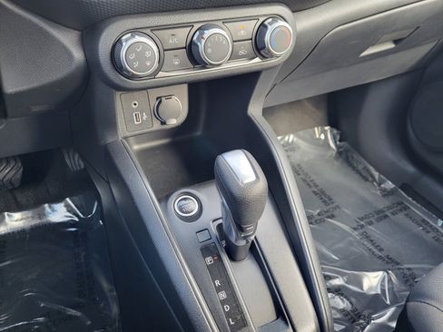 Used 2023 Nissan Kicks S image 12