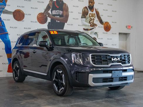 Used 2025 Kia Telluride S FWD image 20