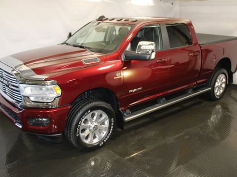 Used 2023 RAM 2500 Laramie AWD/4WD image 2