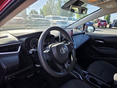 Used 2021 Toyota Corolla LE FWD image 8