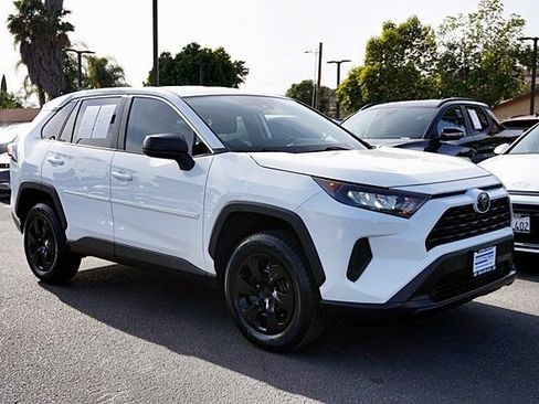 Used 2022 Toyota RAV4 LE FWD image 6